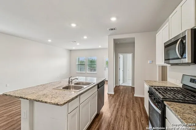 4006 Bay Leaf Von Ormy, TX 78073