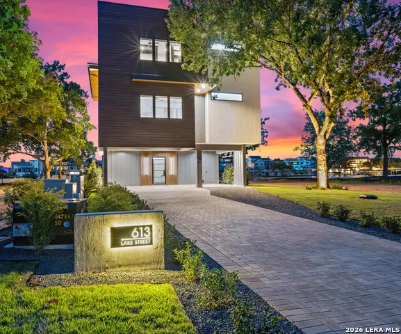 613 Lake St Kingsland, TX 78639