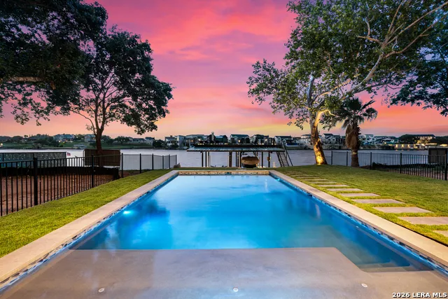613 Lake St Kingsland, TX 78639