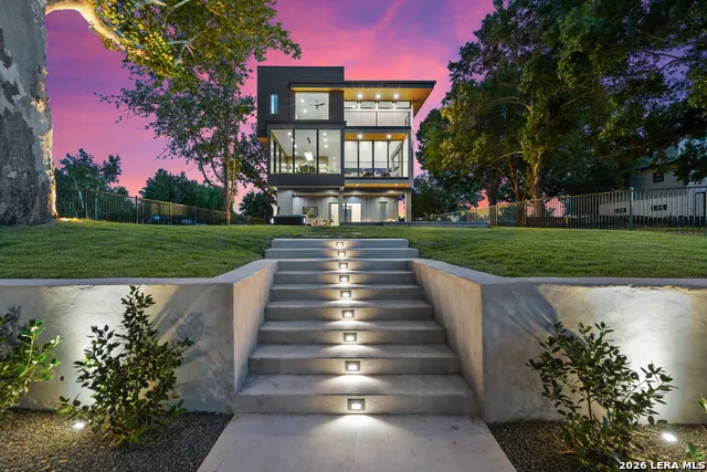 613 Lake St Kingsland, TX 78639