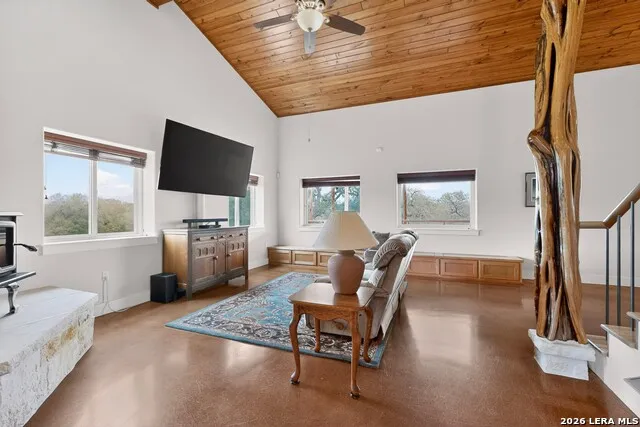 3263 Palomino Spgs Bandera, TX 78003