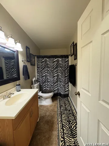 403 11th Carrizo Springs, TX 78834