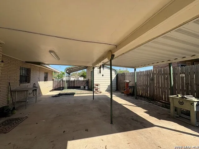 403 11th Carrizo Springs, TX 78834