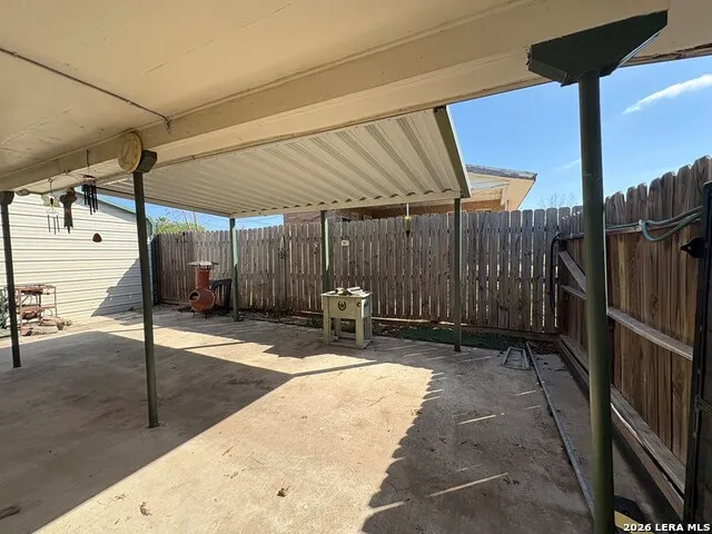 403 11th Carrizo Springs, TX 78834