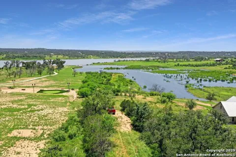 281 chimney cove