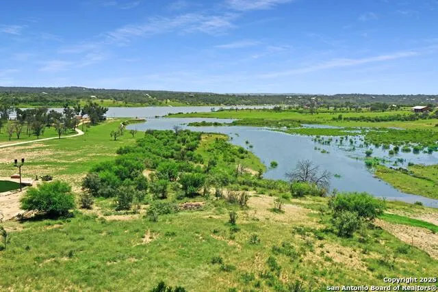 281 chimney cove Marble Falls, TX 78654