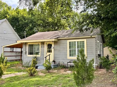 214 E. STREET SE