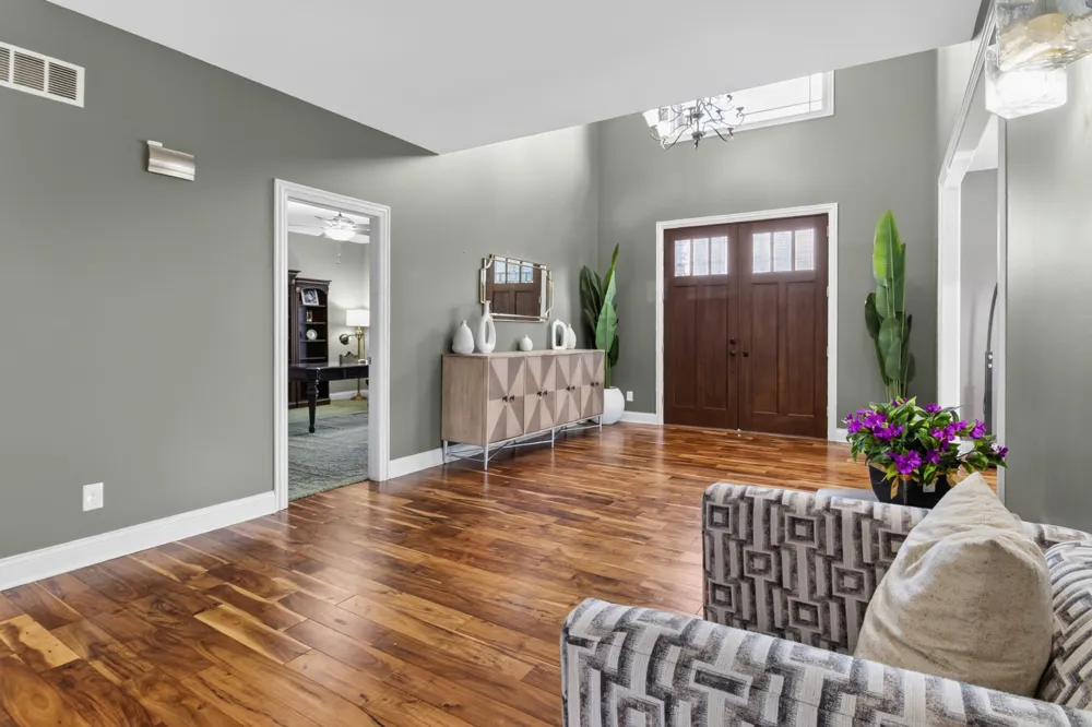 278 755 W Hobart, IN 46342