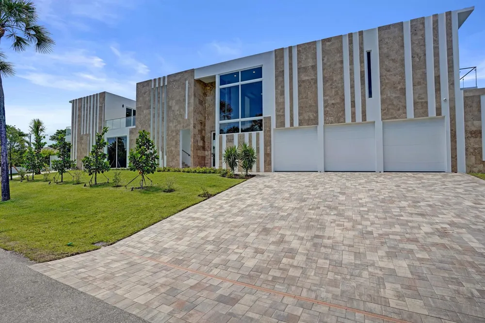 824 W Marbella Lane Lantana, FL 33462