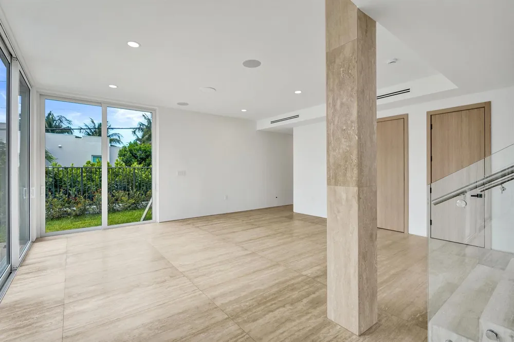 824 W Marbella Lane Lantana, FL 33462