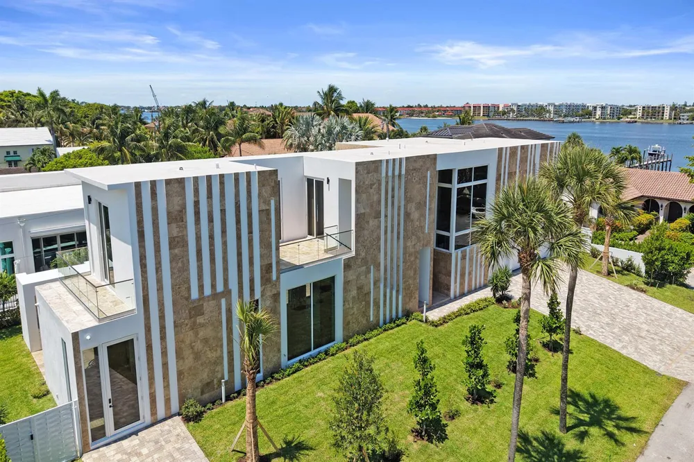 824 W Marbella Lane Lantana, FL 33462