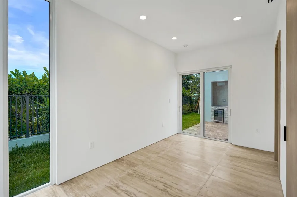 824 W Marbella Lane Lantana, FL 33462