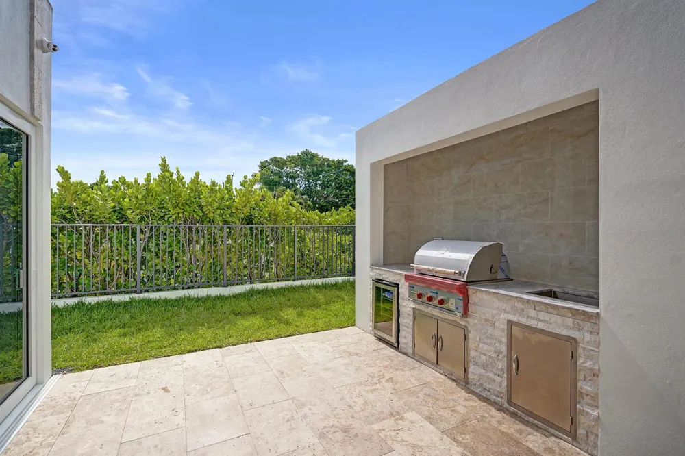 824 W Marbella Lane Lantana, FL 33462