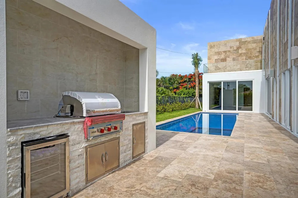 824 W Marbella Lane Lantana, FL 33462