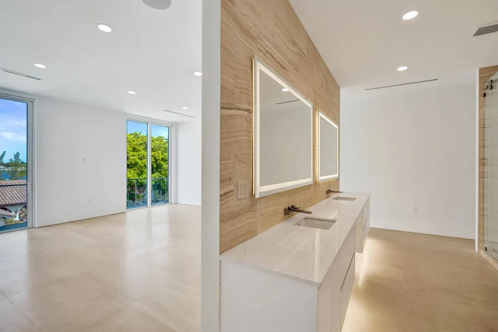 824 W Marbella Lane Lantana, FL 33462