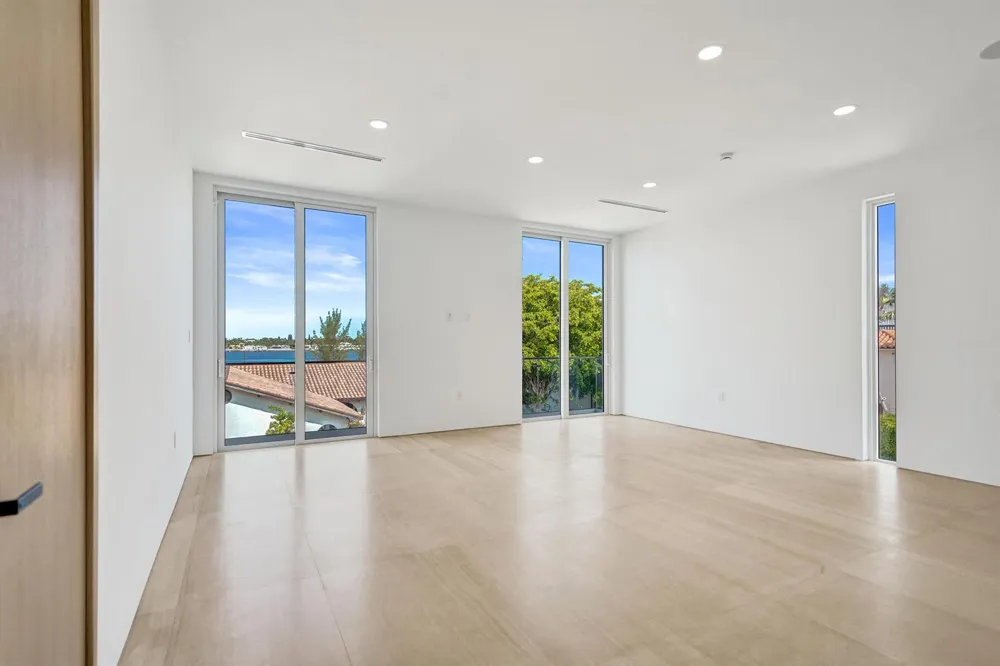 824 W Marbella Lane Lantana, FL 33462
