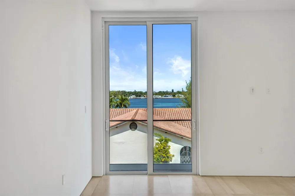 824 W Marbella Lane Lantana, FL 33462