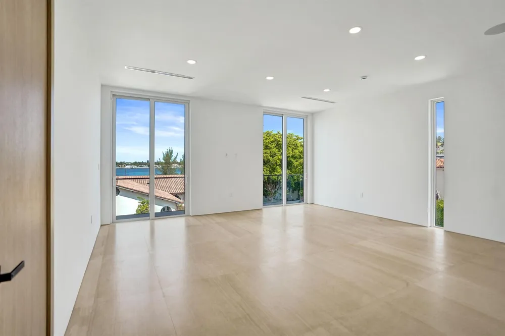 824 W Marbella Lane Lantana, FL 33462