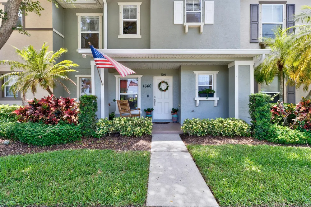 1660 Pointe W Way Vero Beach, FL 32966