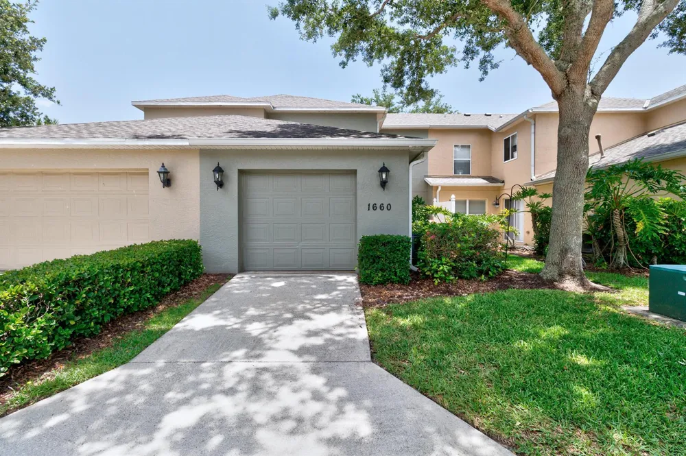 1660 Pointe W Way Vero Beach, FL 32966