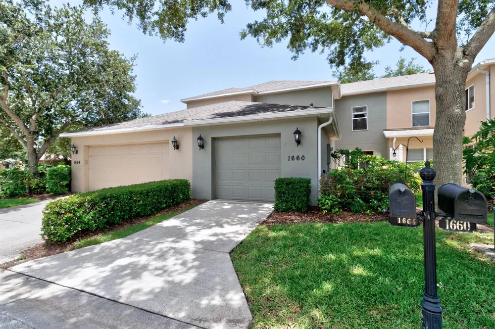 1660 Pointe W Way Vero Beach, FL 32966