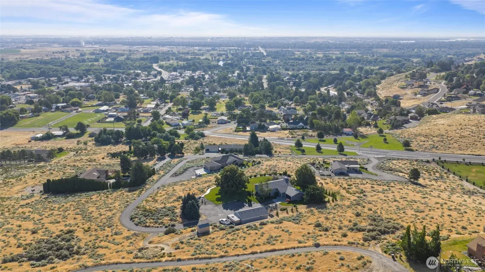 703 S 48th Avenue West Richland, WA 99353