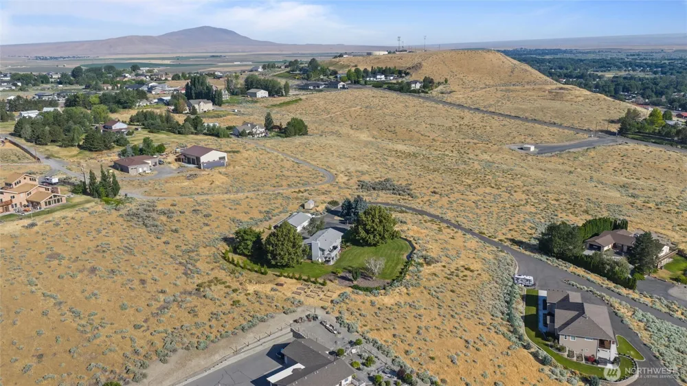 703 S 48th Avenue West Richland, WA 99353