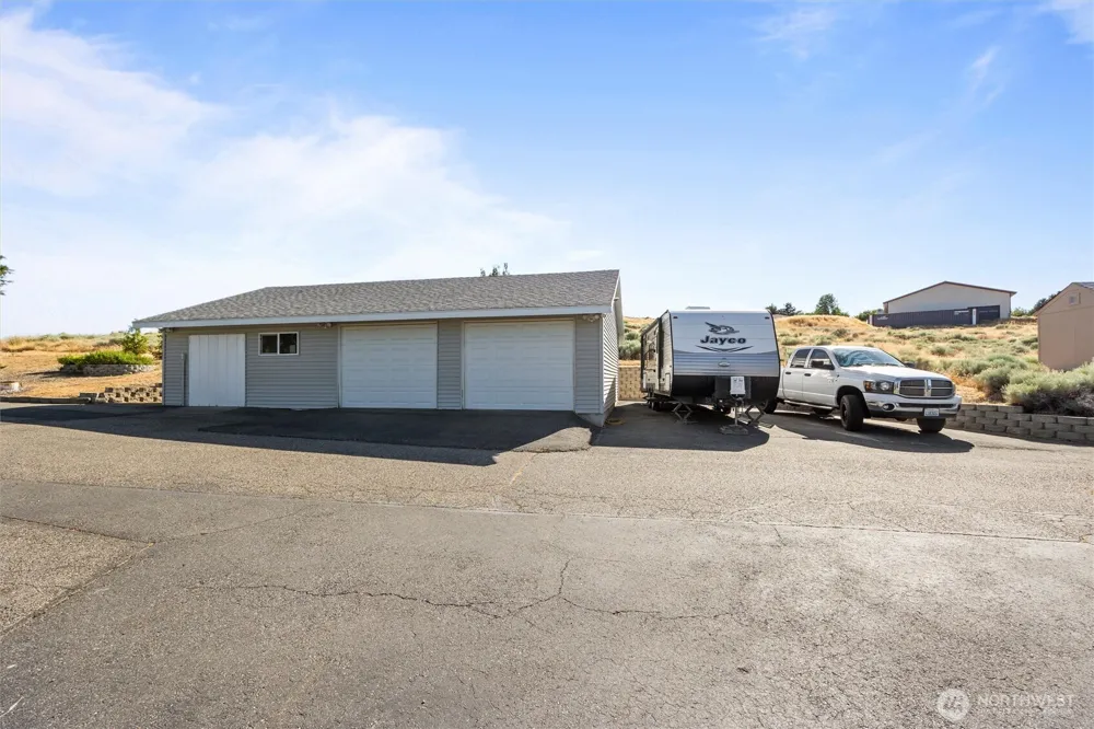 703 S 48th Avenue West Richland, WA 99353