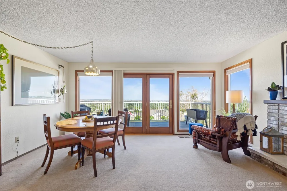703 S 48th Avenue West Richland, WA 99353
