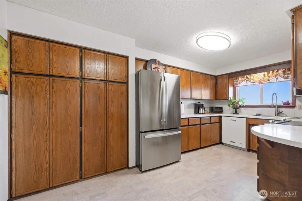 703 S 48th Avenue West Richland, WA 99353
