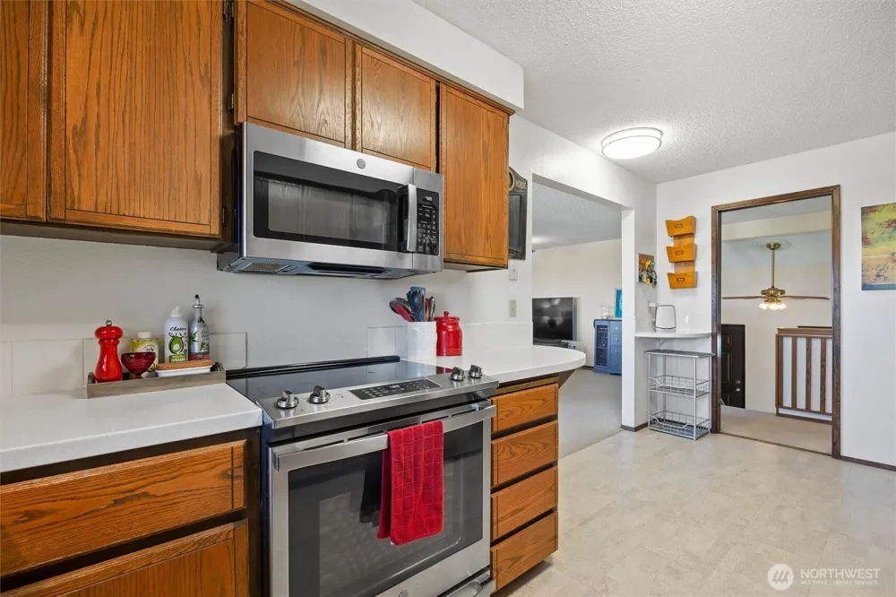 703 S 48th Avenue West Richland, WA 99353