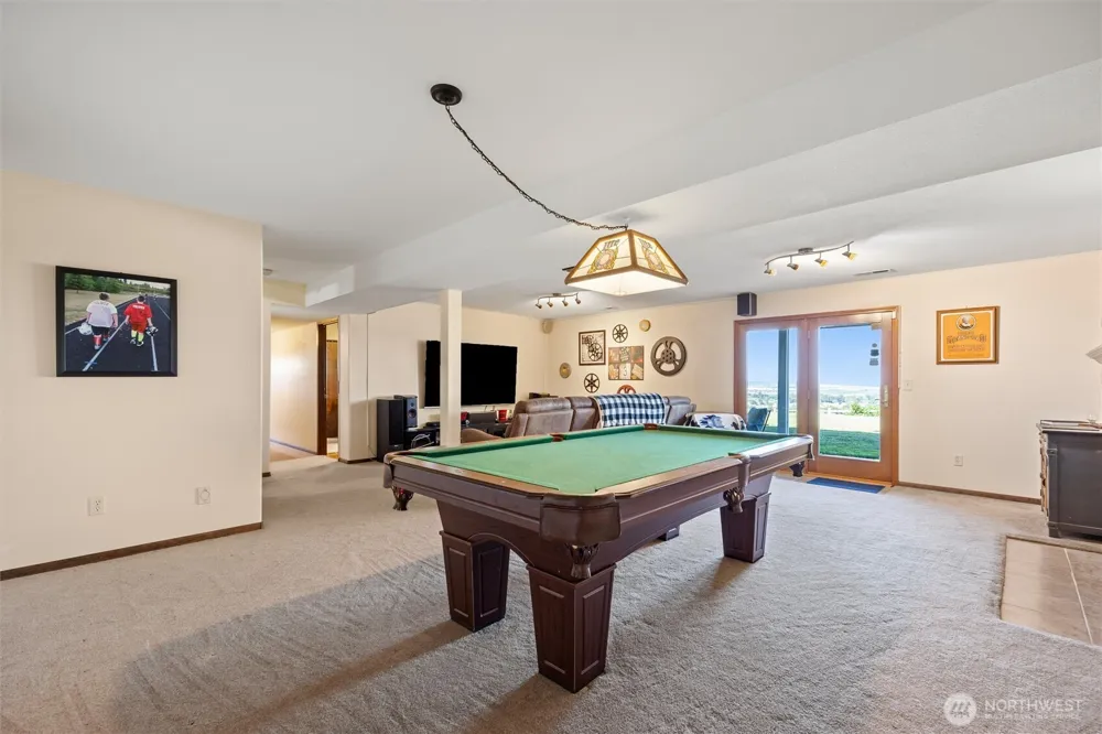 703 S 48th Avenue West Richland, WA 99353