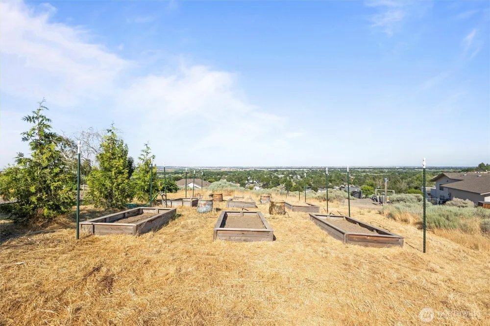 703 S 48th Avenue West Richland, WA 99353