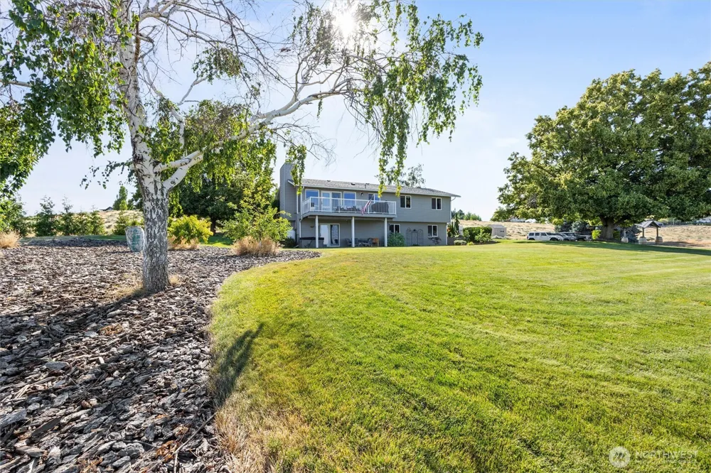 703 S 48th Avenue West Richland, WA 99353