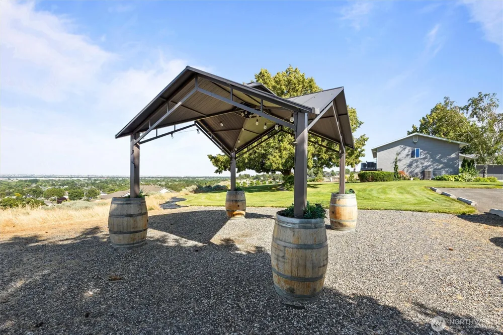 703 S 48th Avenue West Richland, WA 99353