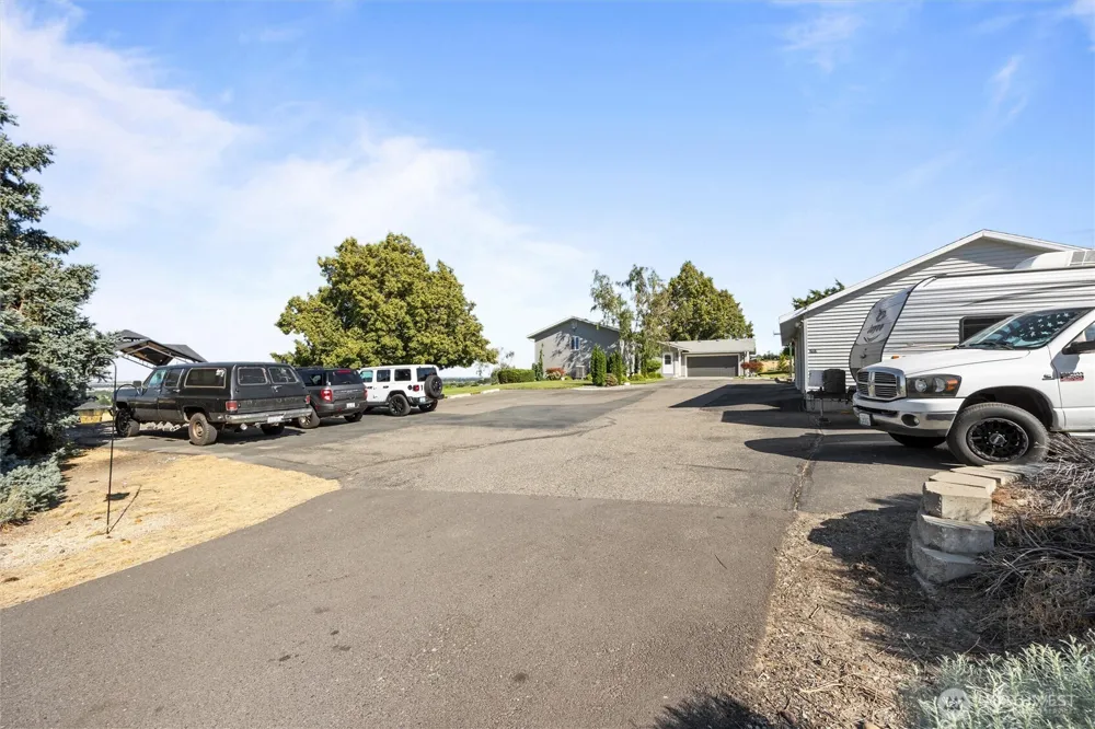 703 S 48th Avenue West Richland, WA 99353