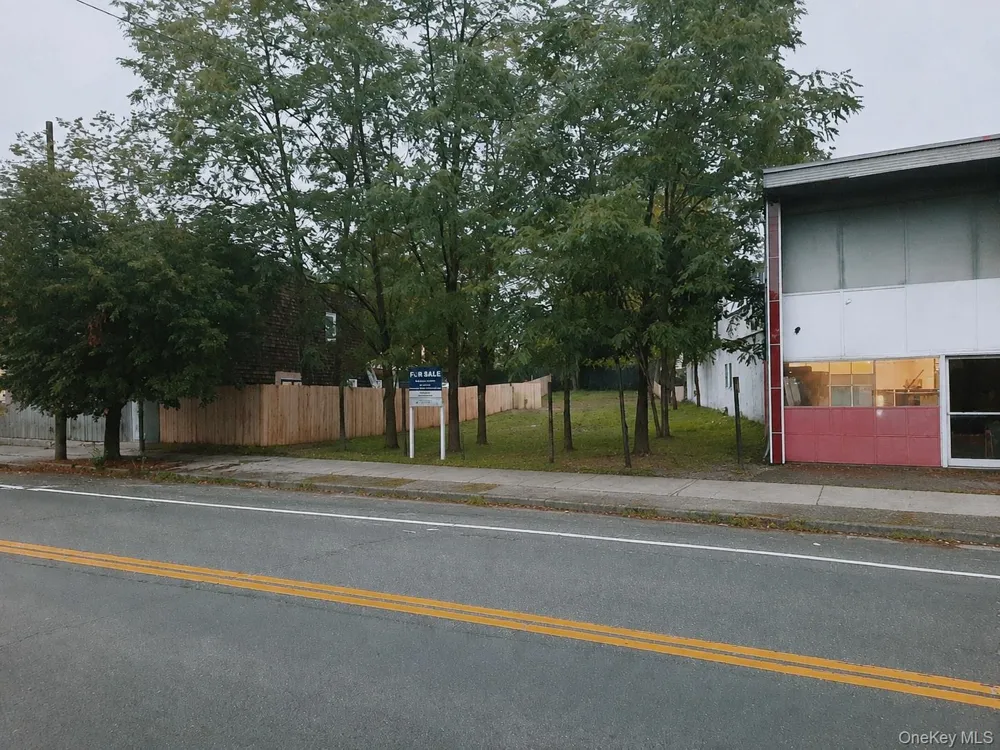 226 W Main Street Riverhead, NY 11901