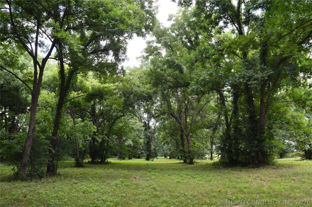 64 S Highway 109 Hugo, OK 74743