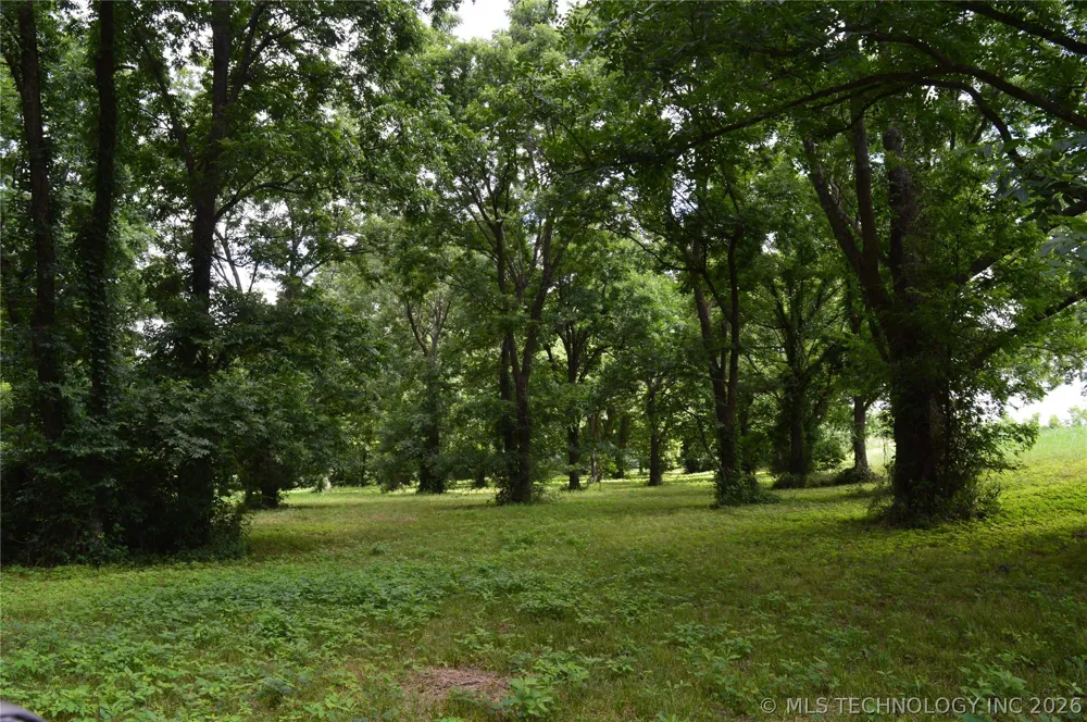 64 S Highway 109 Hugo, OK 74743