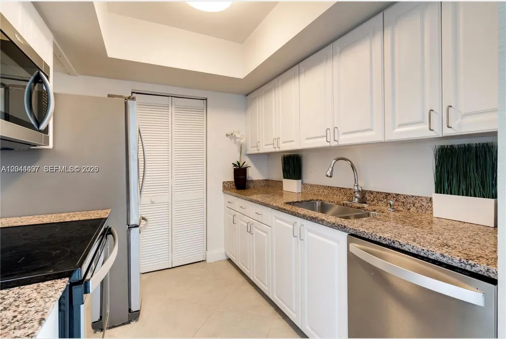 90 Alton Rd #1207 Miami Beach, FL 33139