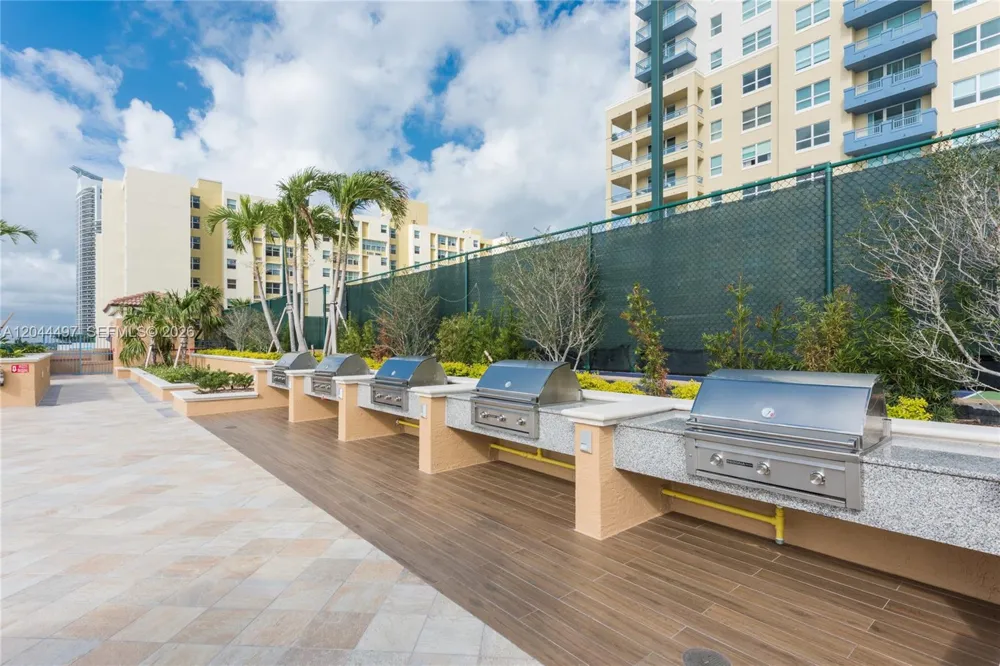90 Alton Rd #1207 Miami Beach, FL 33139