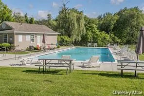 9 Olde Wagon Road Warwick, NY 10990