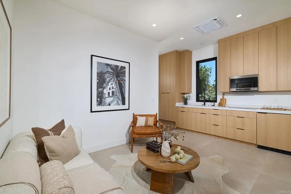 228 Helix Solana Beach, CA 92075