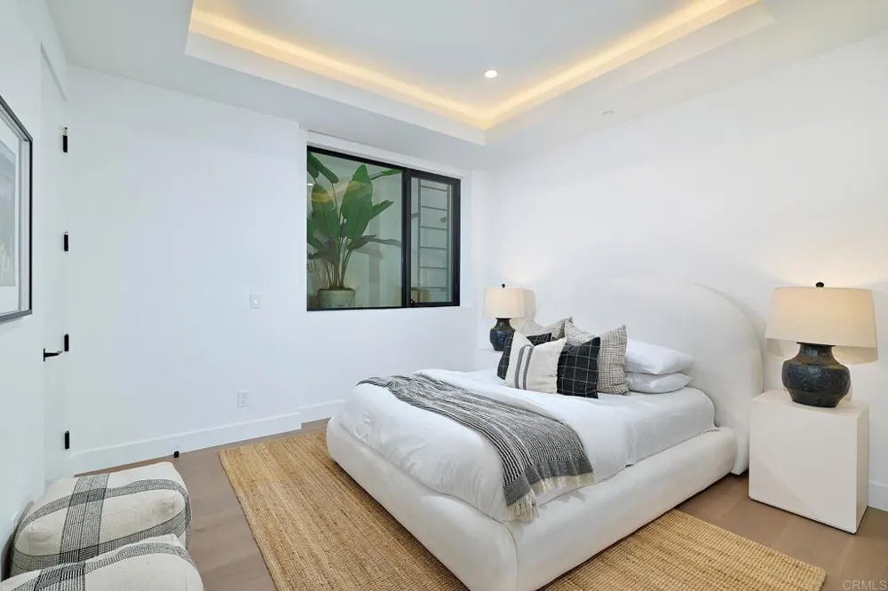 228 Helix Solana Beach, CA 92075