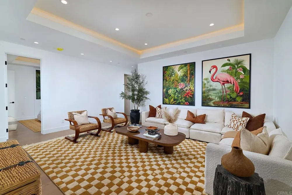 228 Helix Solana Beach, CA 92075