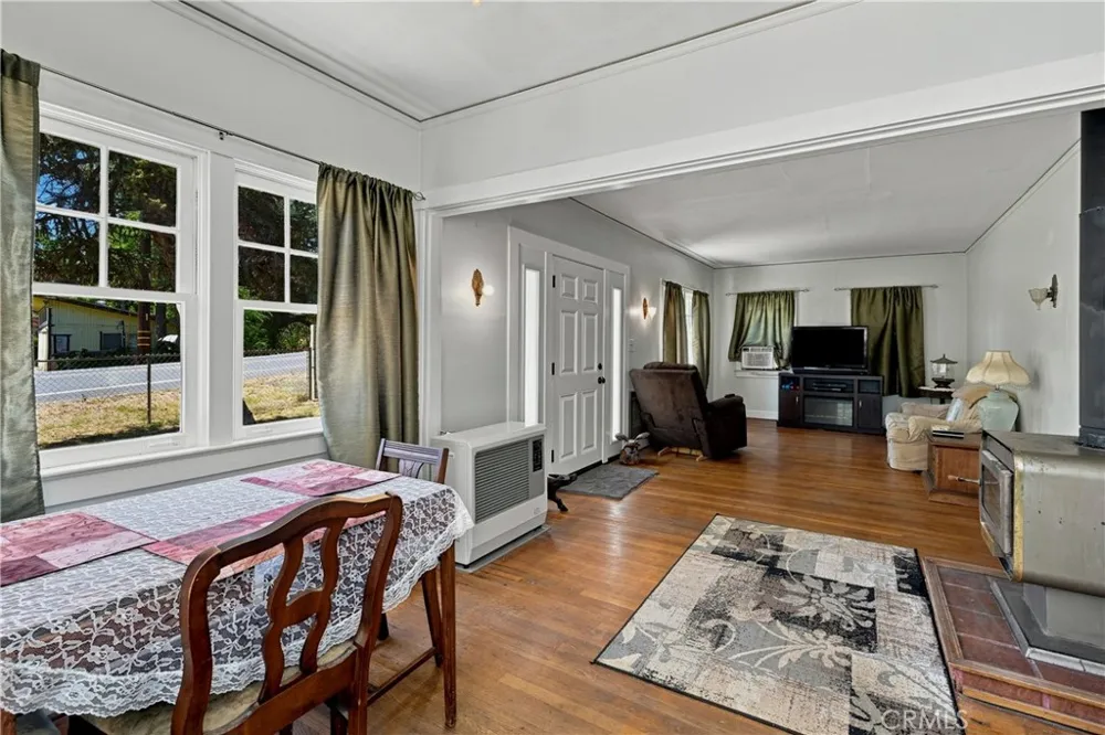 422 1st Upper Lake, CA 95485