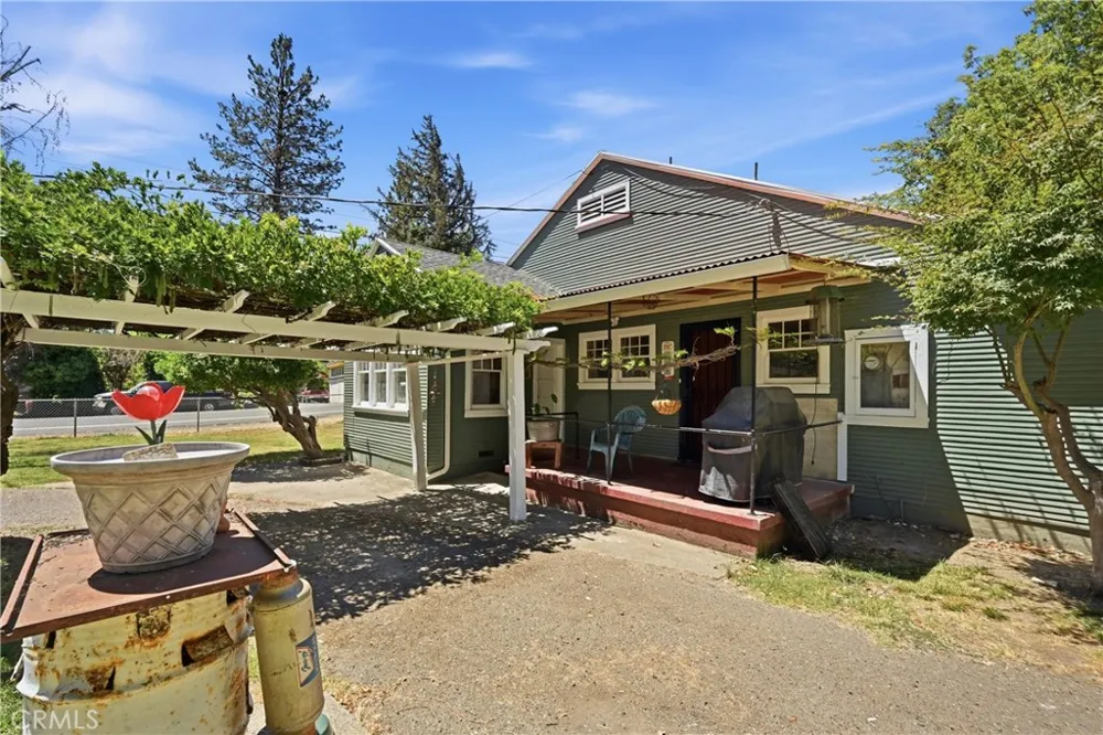 422 1st Upper Lake, CA 95485