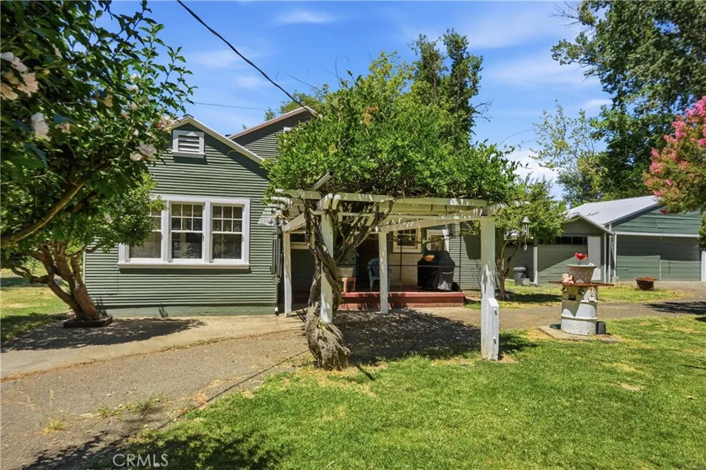 422 1st Upper Lake, CA 95485