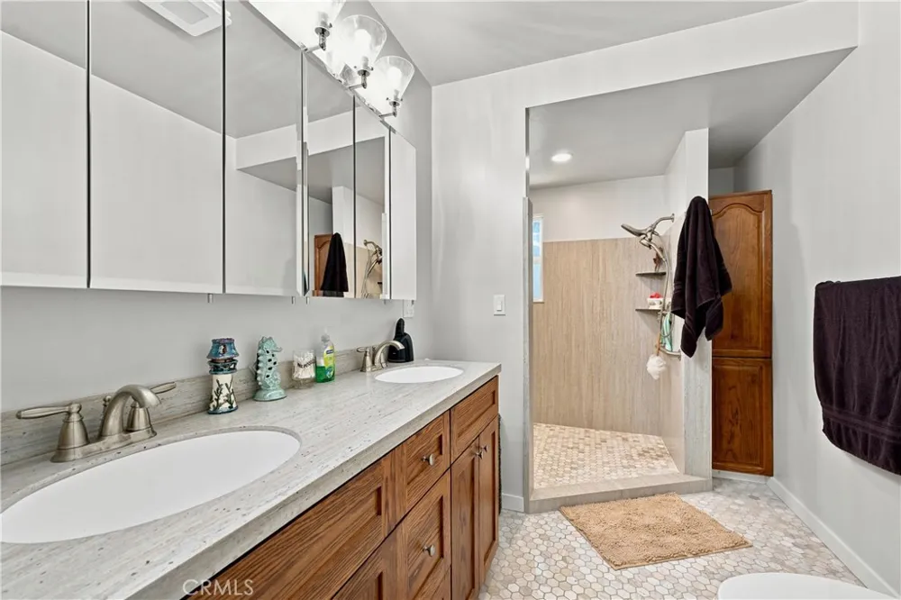 422 1st Upper Lake, CA 95485