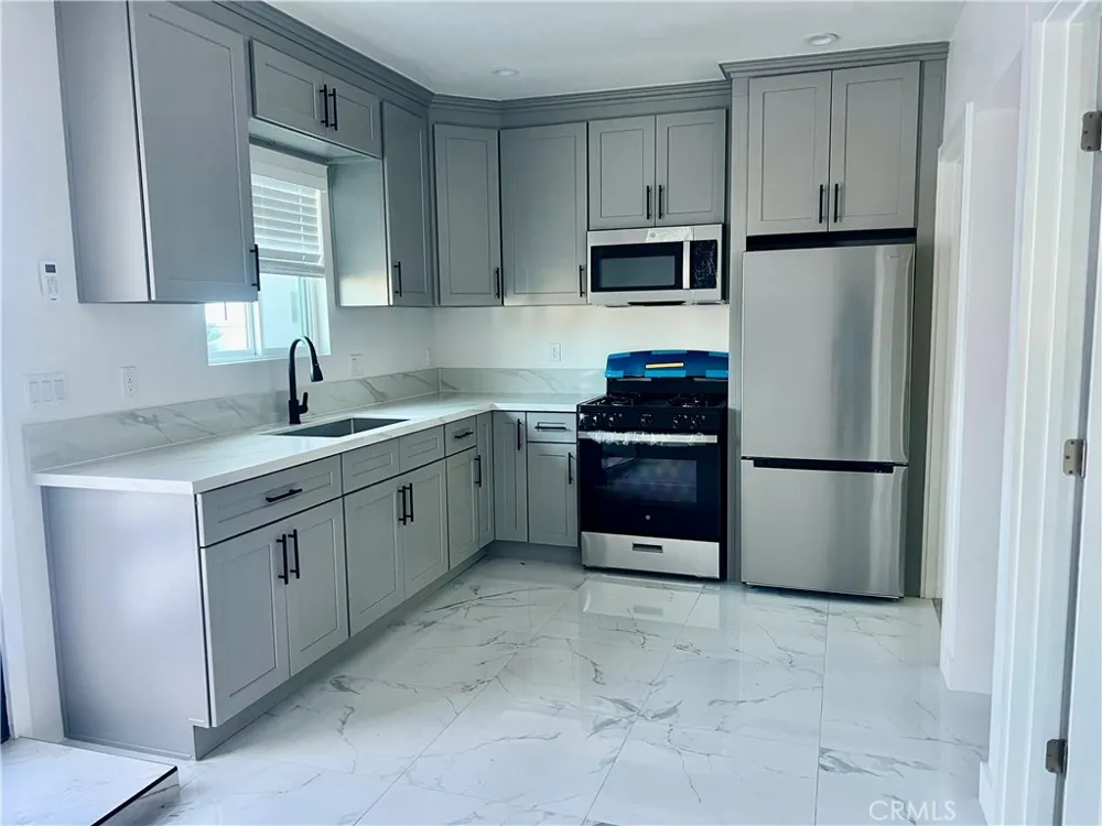 10451 Marklein Avenue San Fernando, CA 91345